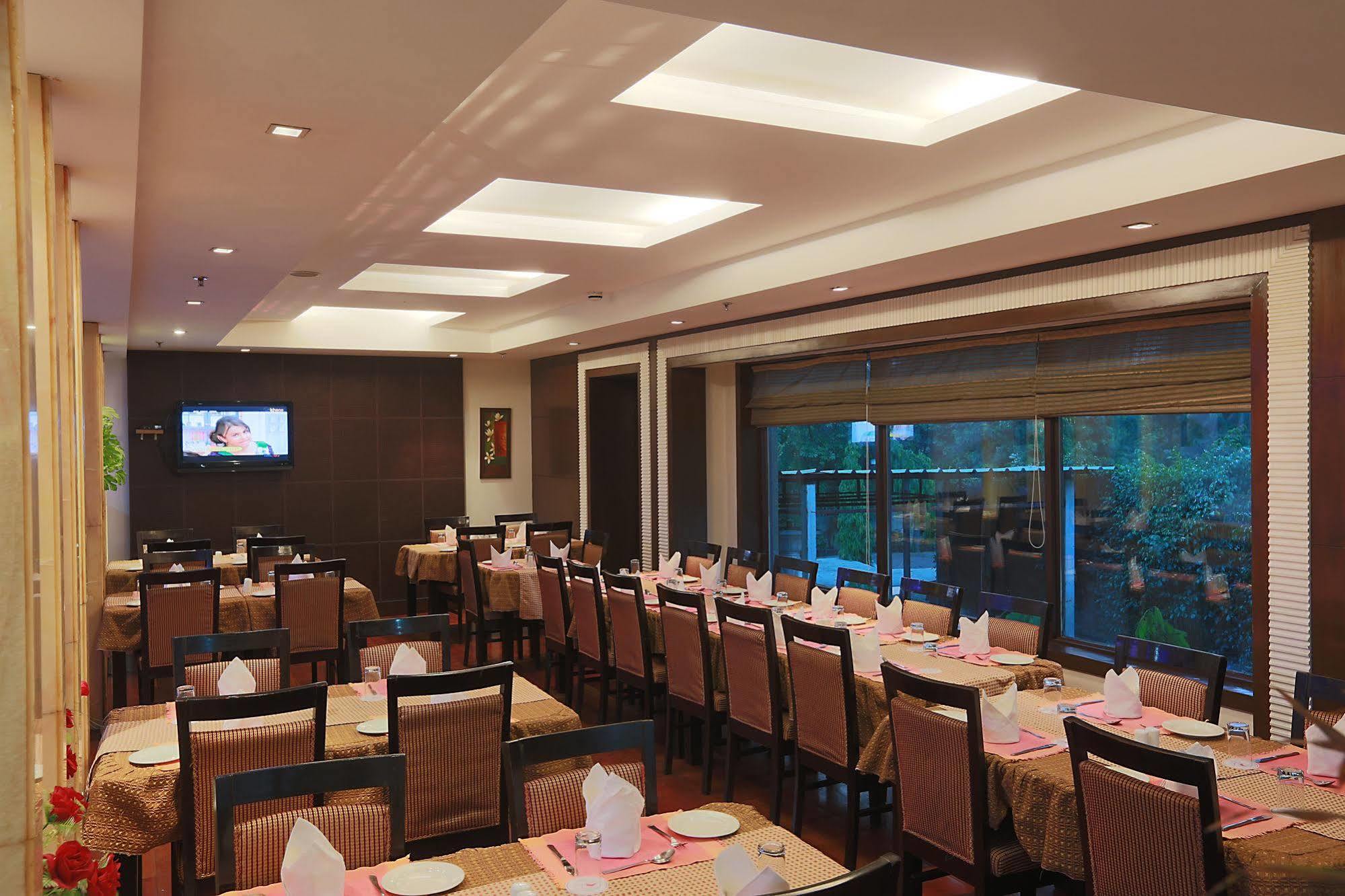 Hotel Airport Residency New Delhi Exterior photo