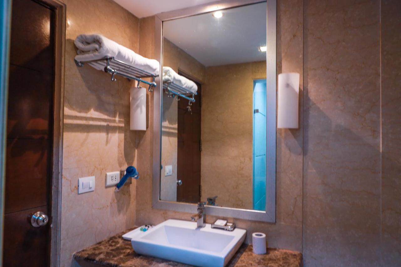 Hotel Airport Residency New Delhi Exterior photo